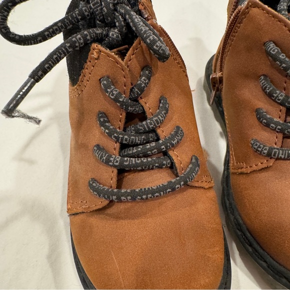 Zara Baby Lace Up Brown Boots - Size 21 (5.5) - Picture 4 of 9